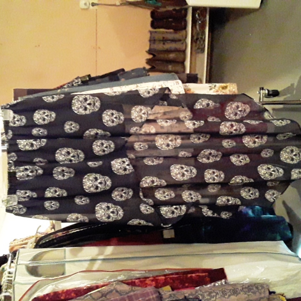 H&M Divided Y2K skull print goth Hot Topic skirt nwt 6 Small